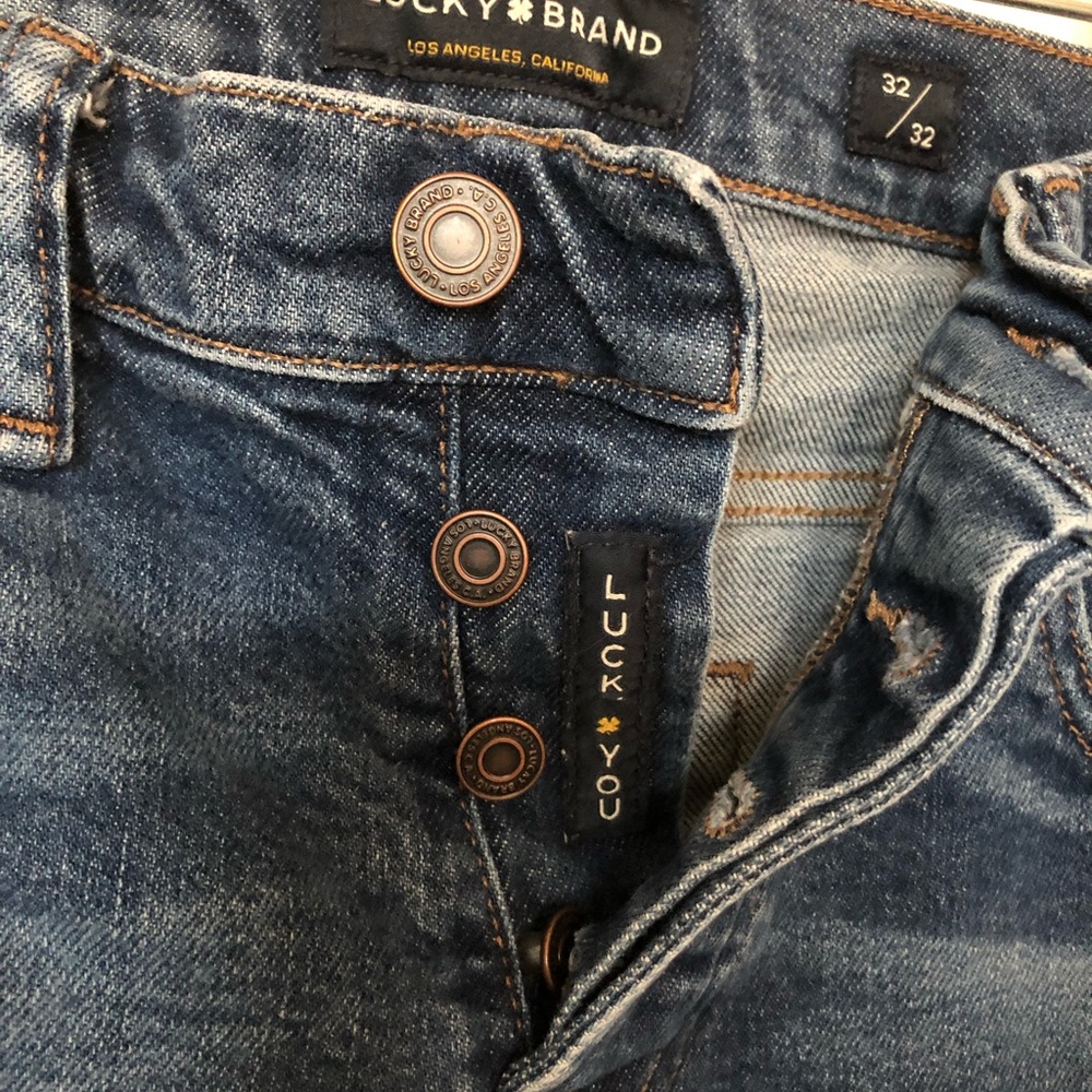 Lucky brand jeans.